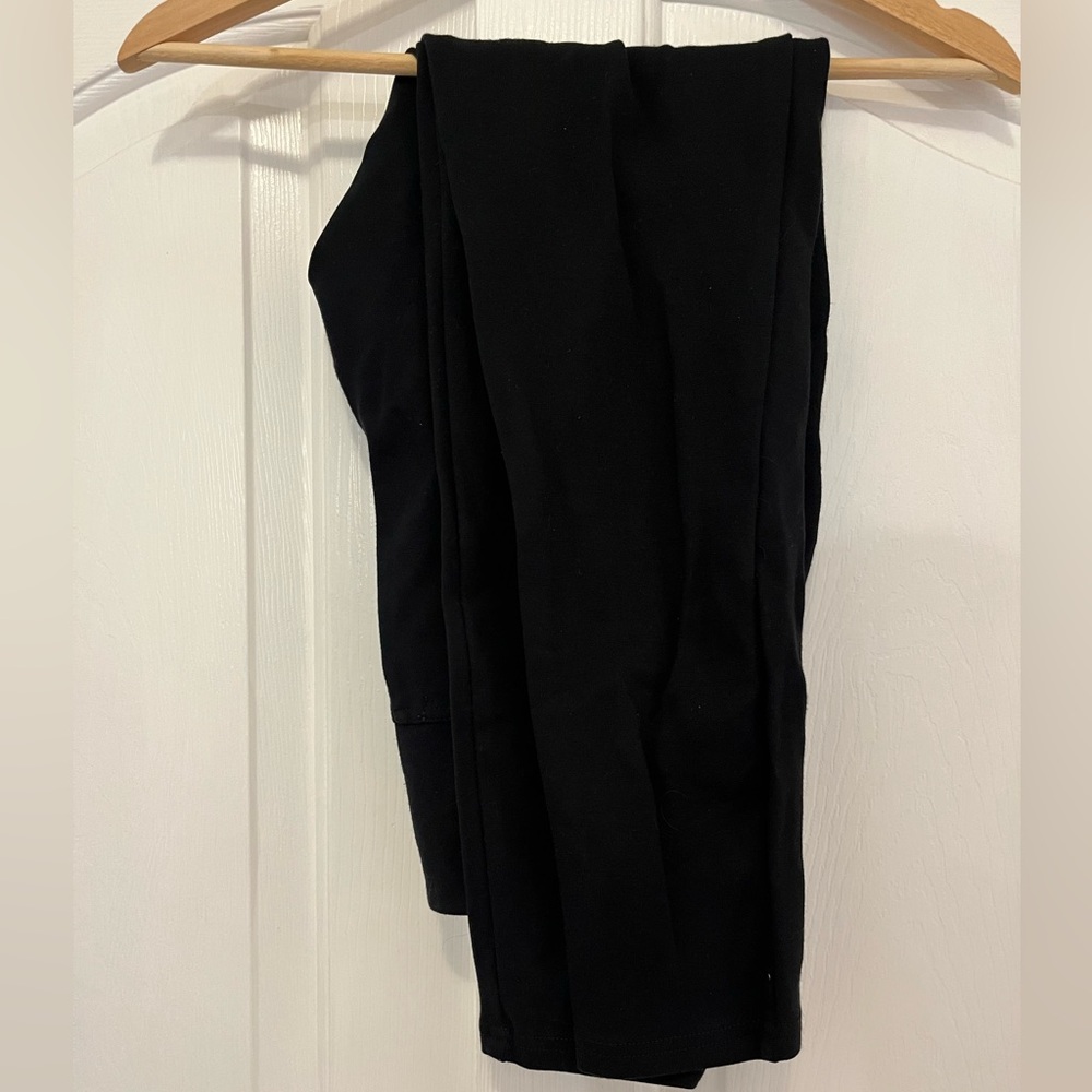 black leggings